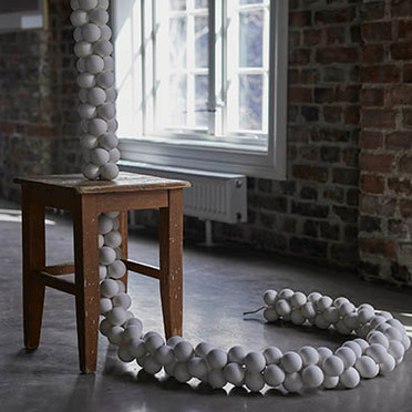 Silja Axelsens kunst i utstillingen Above and Below. Foto: Novooi