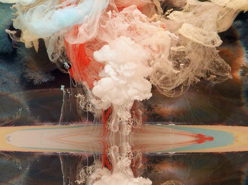 Stillbilde fra video, blekk og pigmenter i vann