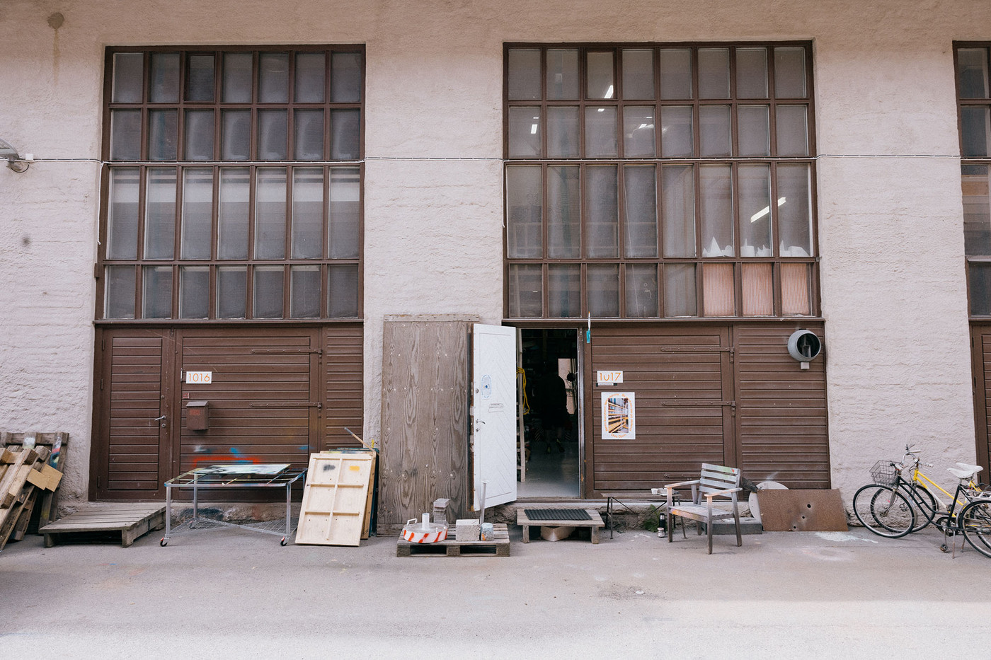 Utenfor Trafo kunstnerhus.